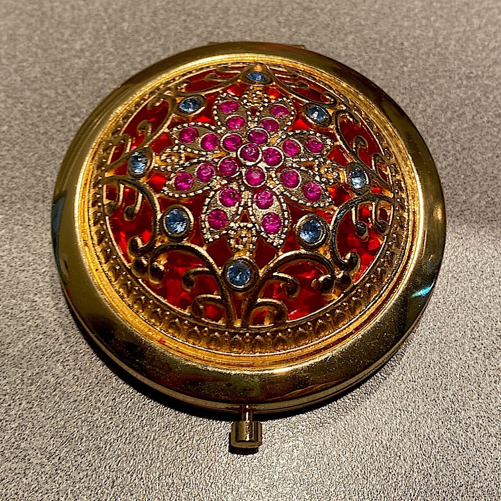 Glamorous Gold Compact Mirror